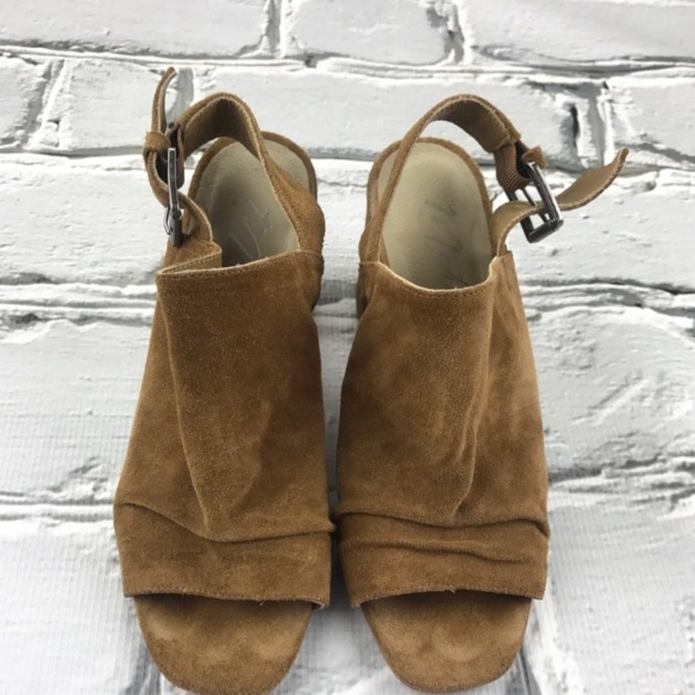 💕SALE💕Matisse Taupe Suede Kellen Slingback Pumps - Picture 7 of 8